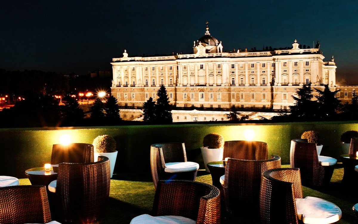 En uno de los sitios más impresionantes de Madrid... Arrancando semana #FelizLunes