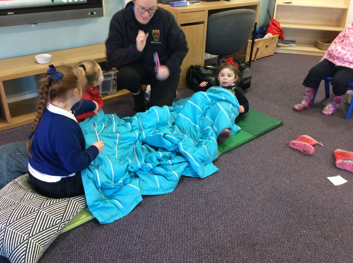 Natterjacks_RCP's tweet photo. We loved exploring and rehearsing our morning routine this morning, including waking up to an alarm, brushing our teeth and making our bed! #rcpmaths #lifeskills #welearn https://t.co/gzfvlxbElq