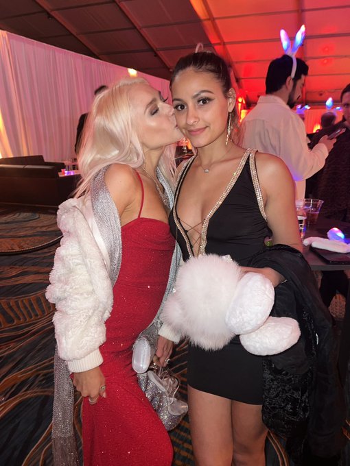 Had a blast at the AVNs and also met this gorgeous lady🤍 @thelunamiah https://t.co/QPla7DvDQ7