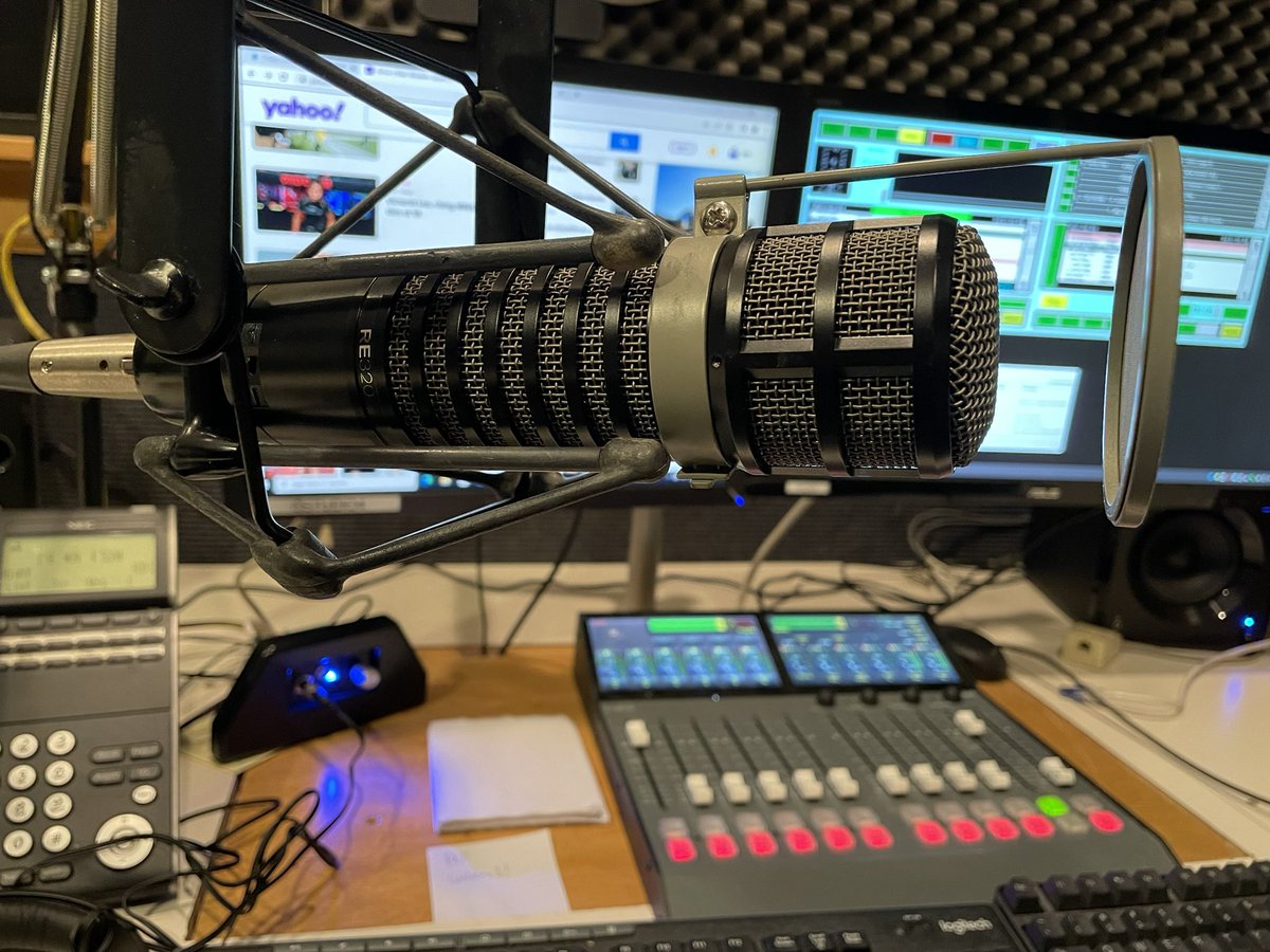 MacWatson's tweet photo. Couldn’t wait to try out this bad boy this morning! Sounded great with more bass, wider mid range and crisper highs. Just an all-around great new microphone. #EVre20 #radio #KODI #TheBigHornBasin https://t.co/dq6CcIzgbW