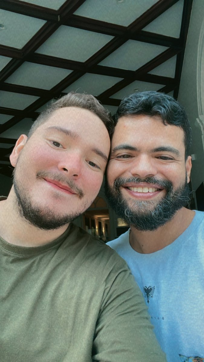 arielgullet's tweet photo. Primeira interação depois do tindoka // hoje em dia um cuidando do outro❤️ @EmersonLi https://t.co/htwvh0rzAr