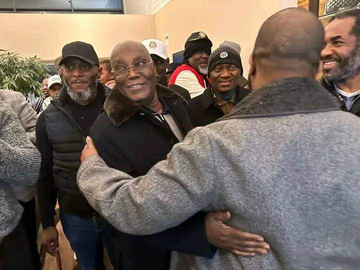 ProvidenceEssi3's tweet photo. The Incoming President of the Federal Republic of Nigeria HE.Atiku Abubakar Touchdown in London, United Kingdom, where he will be having a critical meeting with the British government that will build the necessary bridges in our quest to RECOVER Nigeria 2023.

#RecoverNigeria https://t.co/ALgLXoLWLg