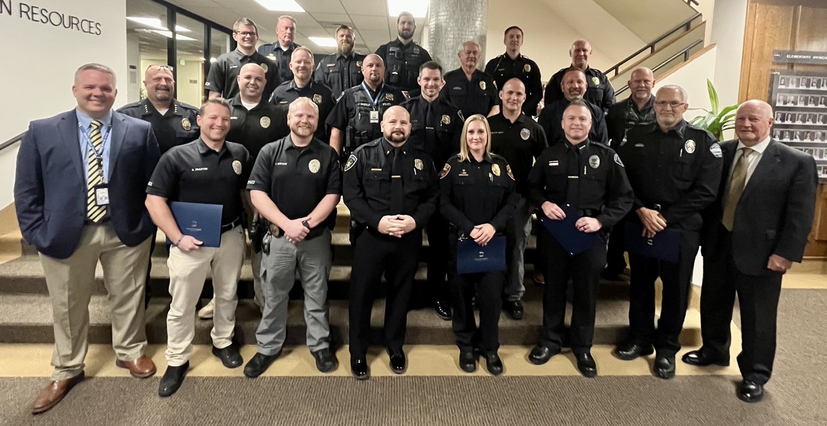DavisSchools's tweet image. Today is National Law Enforcement Appreciation Day!

Thank you to all our dedicated Davis School District Resource Officers!  They go above and beyond to protect our school community!

 #davisschooldistrict #schoolresourceofficers #NationalLawEnforcementAppreciationDay