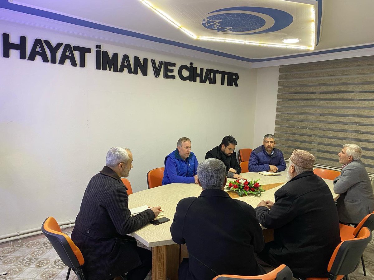 agddulkadiroglu's tweet photo. İlçe yönetim kurulu haftalık toplantımızı icra ettik. Rabbim şuurlu olmayı, gayret etmeyi ve yaptığı işi Allah rızası için yapmayı nasip etsin inşallah. https://t.co/G6fGuoZIM2