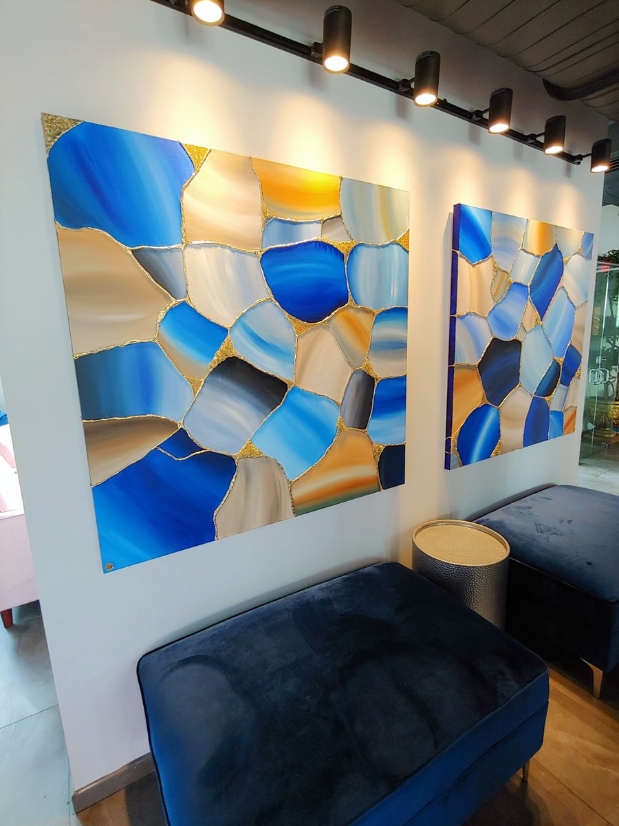 Qzdesigngallery's tweet photo. 𝗧𝗵𝗲𝘀𝗲 𝘁𝘄𝗼 𝗼𝗿𝗶𝗴𝗶𝗻𝗮𝗹 𝗮𝗿𝘁𝘄𝗼𝗿𝗸𝘀 𝗮𝗿𝗲 𝗮𝘃𝗮𝗶𝗹𝗮𝗯𝗹𝗲!
The “𝐌𝐮𝐥𝐭𝐢𝐟𝐚𝐜𝐞𝐭𝐞𝐝” set , Size: 48x48
Can be purchased individually or as a set. #modernart #art #faceted 
https://t.co/iSSwlyW9Tk https://t.co/8PLNjgBATy