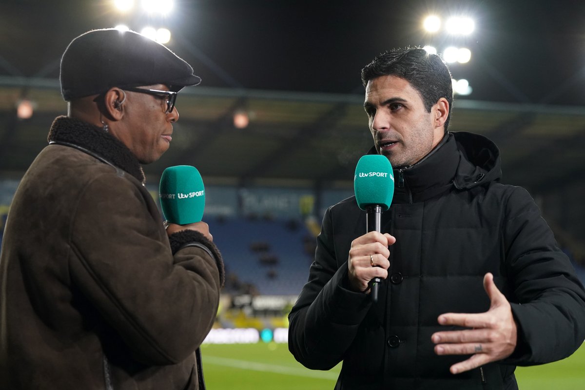 standardsport's tweet photo. @sr_collings The warm-ups are done and we're just 15 minutes away from kick-off!

LIVE: https://t.co/vHnrqThNb7

#OXFARS | #FACup https://t.co/Os8ZiMSQRX