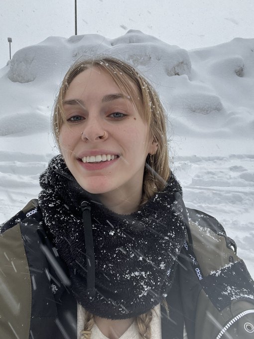 Texan in the snow ❄️ ? https://t.co/eWKNcDS0sH