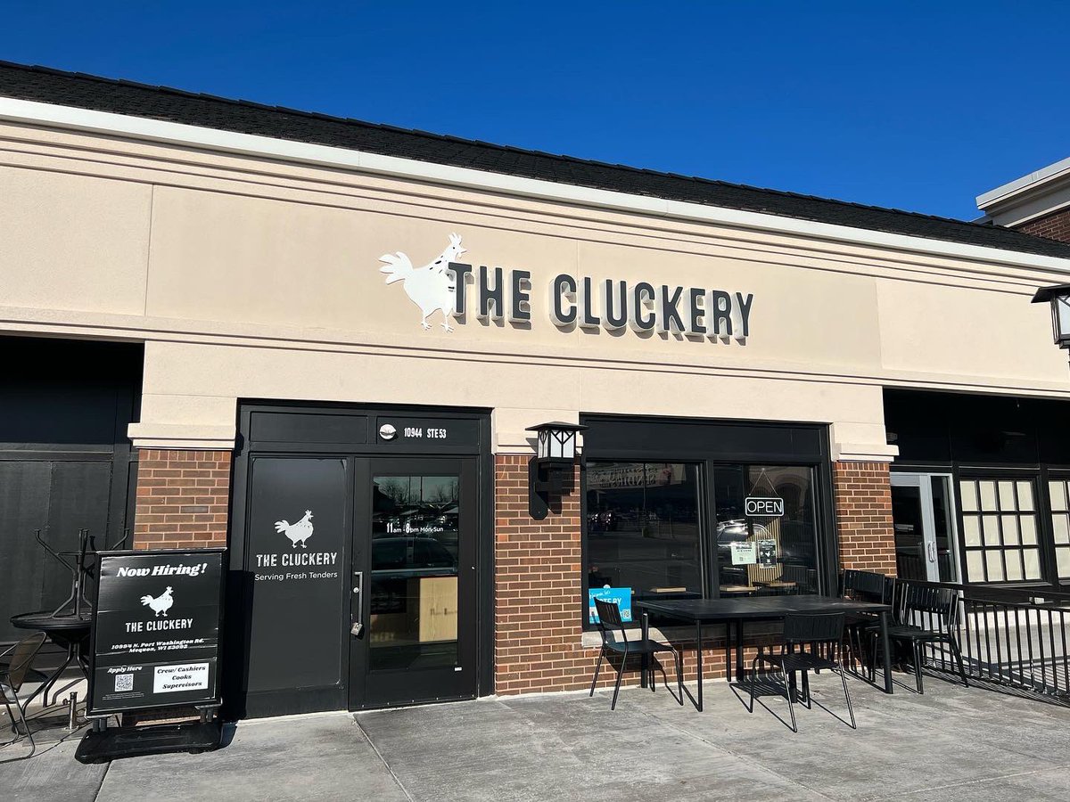 the_cluckery's tweet photo. It’s a beautiful day in the Pavilion’s☀️ treat yourself to some amazing chicken tenders to chase those Monday blues away! 🤩 https://t.co/Shjwfj4VlD