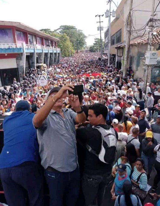 GremioDocente's tweet photo. Bestial !!!! La Marcha de Cumaná !!! La cosa está bueeena...perdón Buenísima https://t.co/ZZeXP31PR5