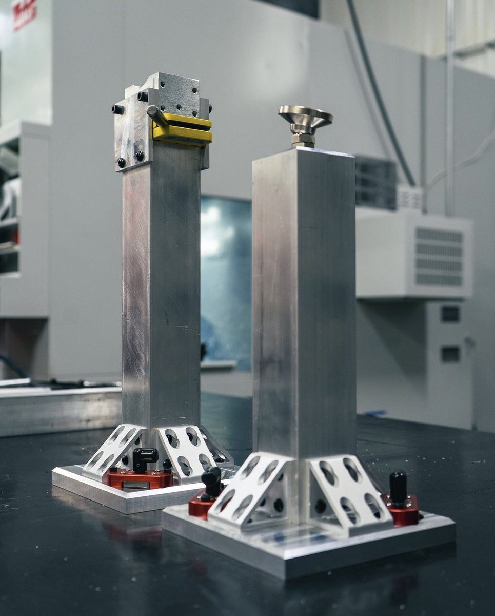 RowdyMfg's tweet photo. Starting out on our VF6, these ride height stands are made out of 6061 aluminum. 

👇 Take a look at how they start to the finished product. https://t.co/MzbxZ44qhK