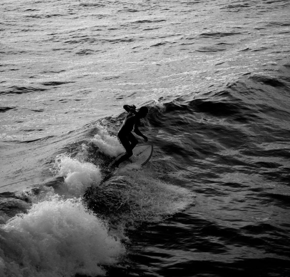 Starting your morning with a surf becomes much more tenable when your office is a block from the beach. 

See what that feels like by joining Local Collaborative today! 

Link in bio to join our waitlist.

#ImageDescription: A surfer takes a crashing wave. 

#LocalCollaborative