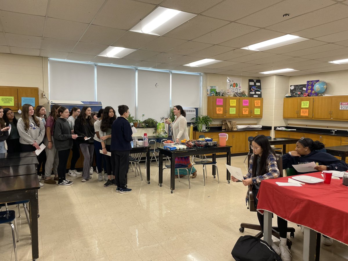 Honors Bio and APES teaming up for the “World Foods Banquet”- thanks for including us, Mrs. Kenniff! <a href="/OkladekBIO/">Mrs. Okladek</a> <a href="/WHRHighSchool/">Warren Hills HS</a>