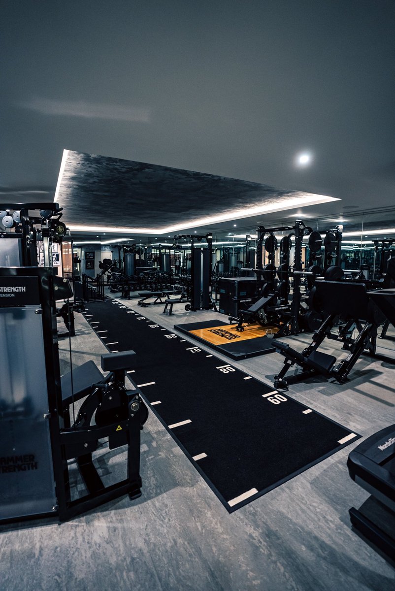 mrtylernewman's tweet photo. Just listed in Hertfordshire. Offers over £10,000,000.

The best home gym I’ve ever seen. https://t.co/ifpeO84DGW