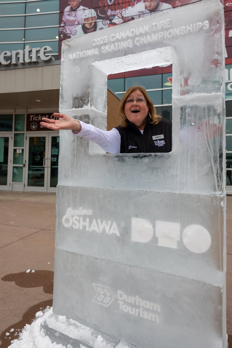 MyTributeCentre's tweet photo. Come check out the ice sculpture photo frame outside Gate 1 at the @MyTributeCentre put up by @OshawaDowntown for this week's @SkateCanada 2023 Canadian Tire National Skating Championships. Take a picture and don't forget to tag us! #NowThatsCool #dtOshawa #Oshawa https://t.co/izuz17dPLx