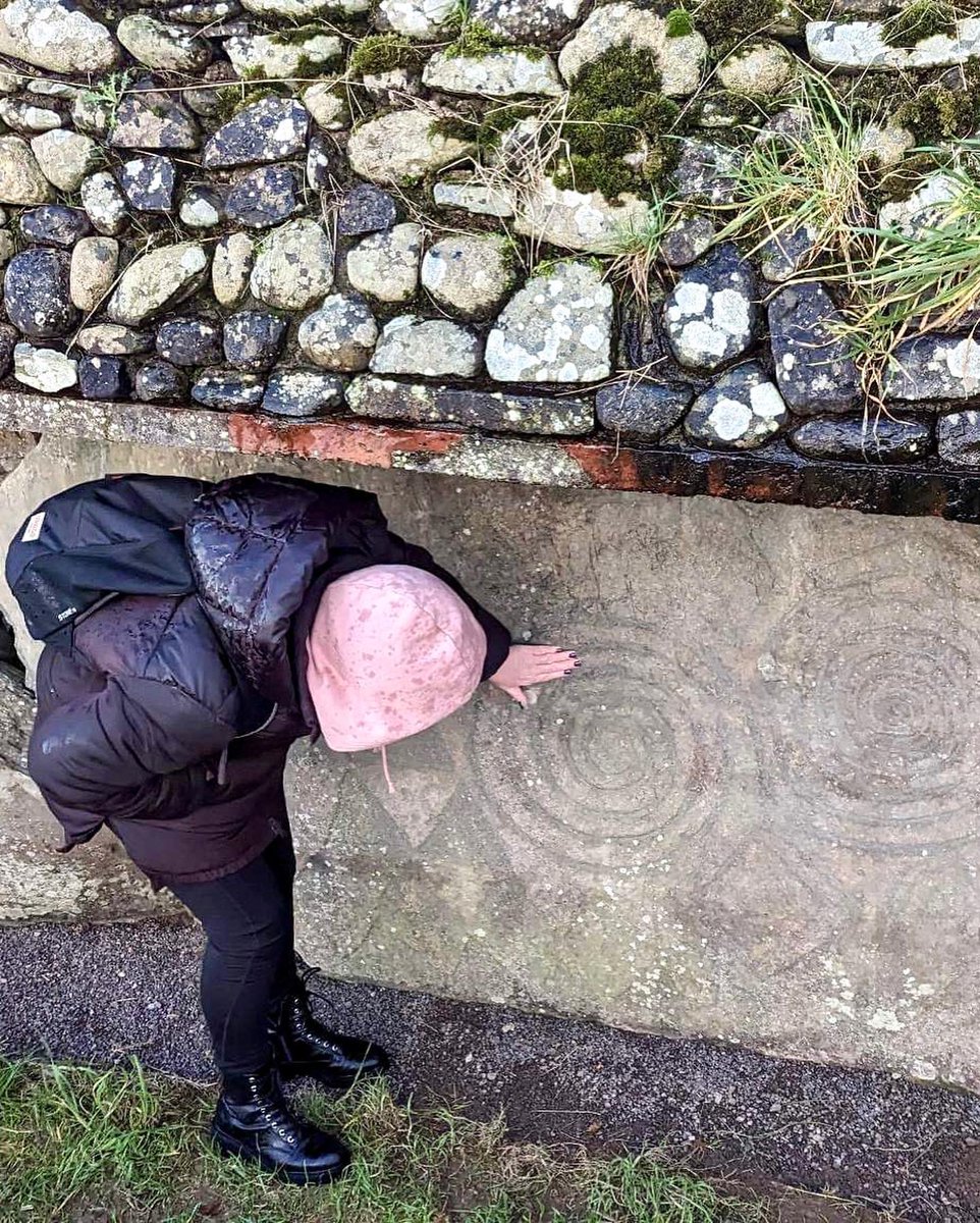 TaraMorganMedia's tweet photo. A Monday well spent exploring Newgrange ❤️ 
Weather was lovely 💦🥶

#HappyMonday #ExploringIreland https://t.co/L8TmoBJVL6