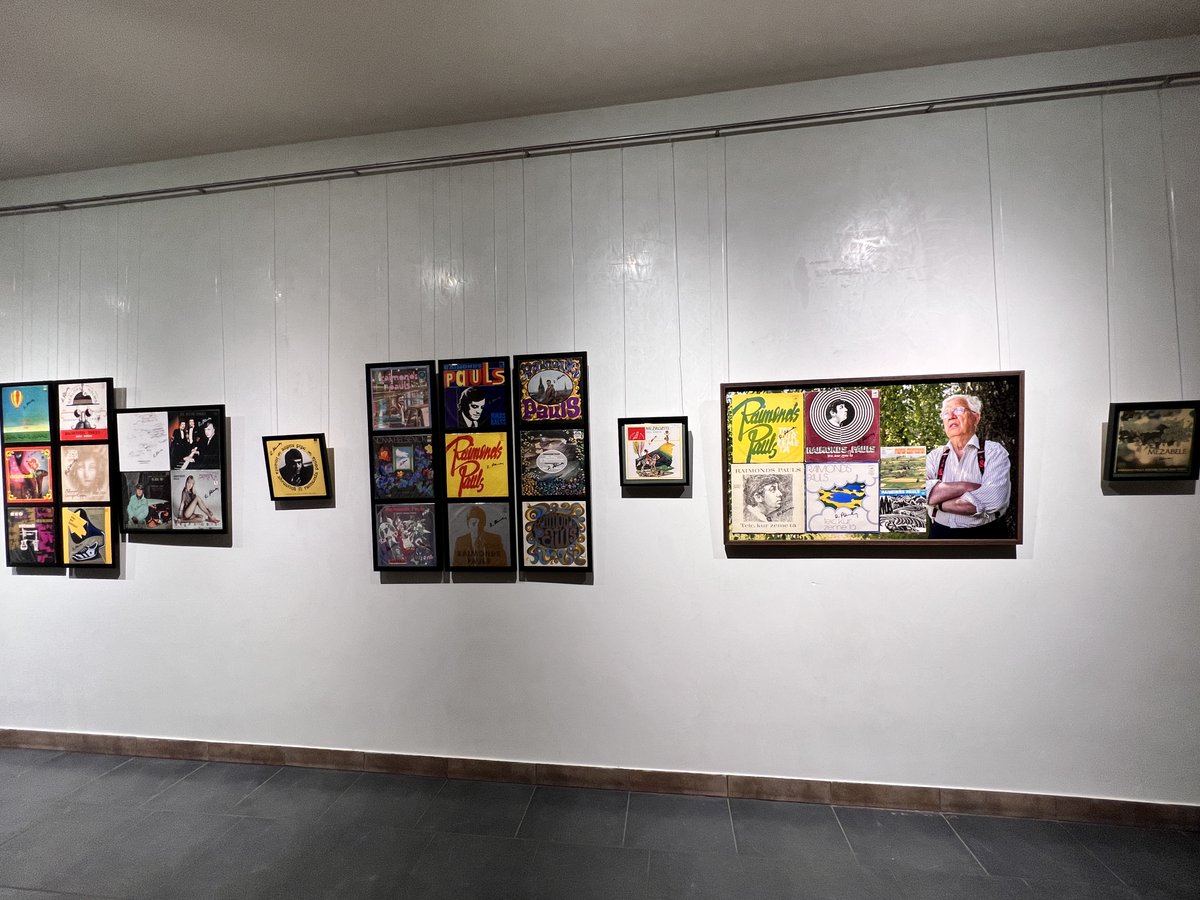vinilkoks's tweet photo. Tas darbiņš padarīts! Izstāde palaista tautās! Paldies izstādes atlāšanas viesiem par labiem vārdiem. Īpašs paldies V.Skujiņam, A.Hibneram, https://t.co/UoQEjqVWHDļevskai. Izstāde būs skatāma LLbn līdz 31. janvārim.  #raimondspauls #vinilkoks #valdisskujins #aigarshibneris #llbn https://t.co/kMxNEAbmd3