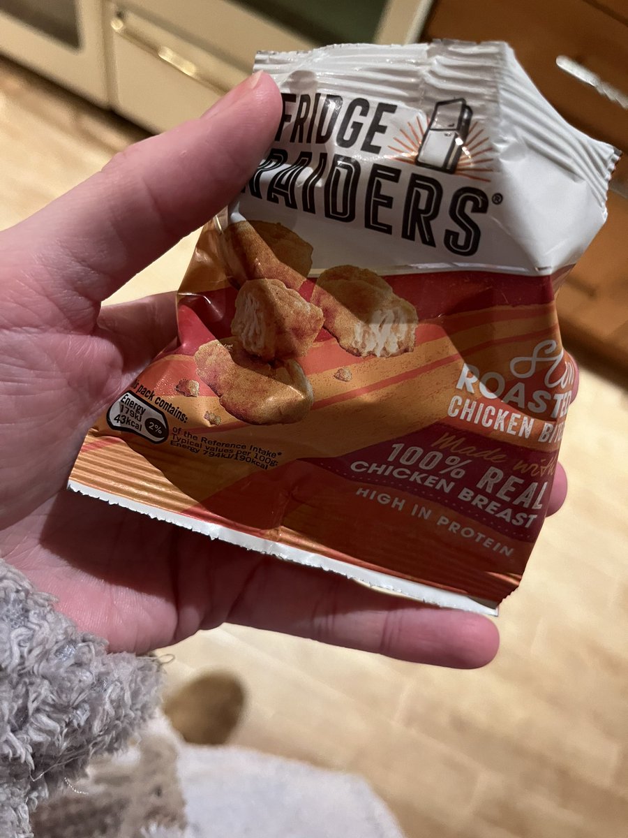 _ShellHigg_'s tweet photo. Has anyone ever felt satisfied after a pack of these? I’d have to eat about 25 packs to feel full https://t.co/W99oguuwIx