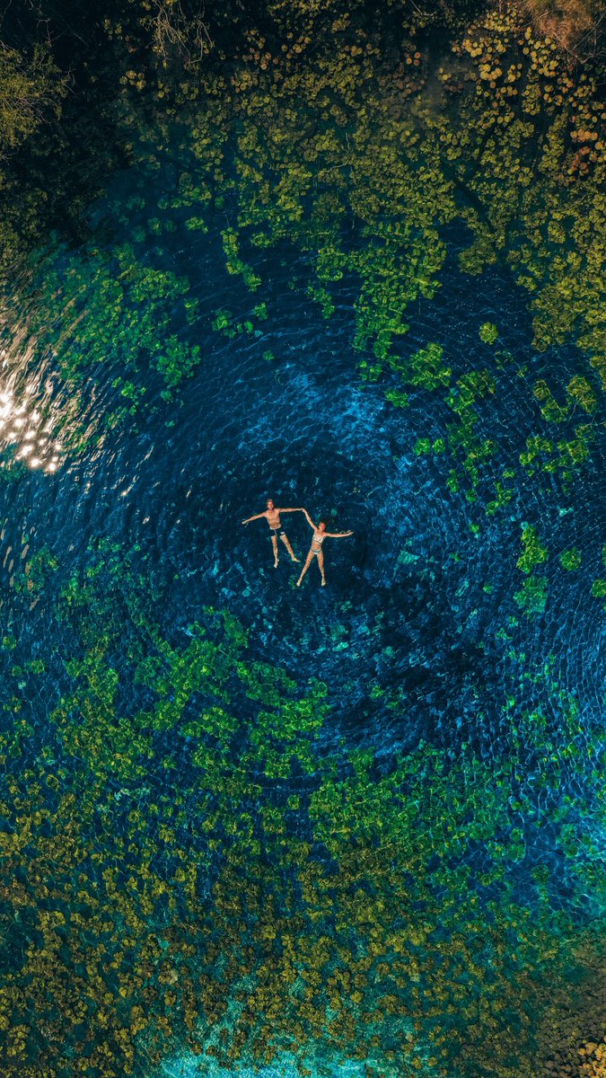 DiscoverMustGt's tweet photo. Cráter Azul, Petén 💙🇬🇹 https://t.co/AXuQt2Nhhc