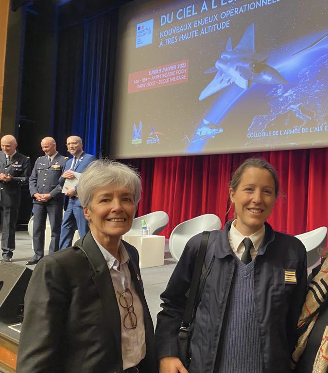 NathalieTinjod's tweet image. Heureuse de retrouver #ClaudieHaigneré @esa #ADER &amp;amp; notre nouvelle #astronaute @Soph_astro @Armee_de_lair ainsi que nombre d’amis aviateurs en marge du colloque #CESA “Du Ciel à l’espace: les nouveaux enjeux opérationnels de très haute altitude” 
A revoir. Merci au @CEM_AAE