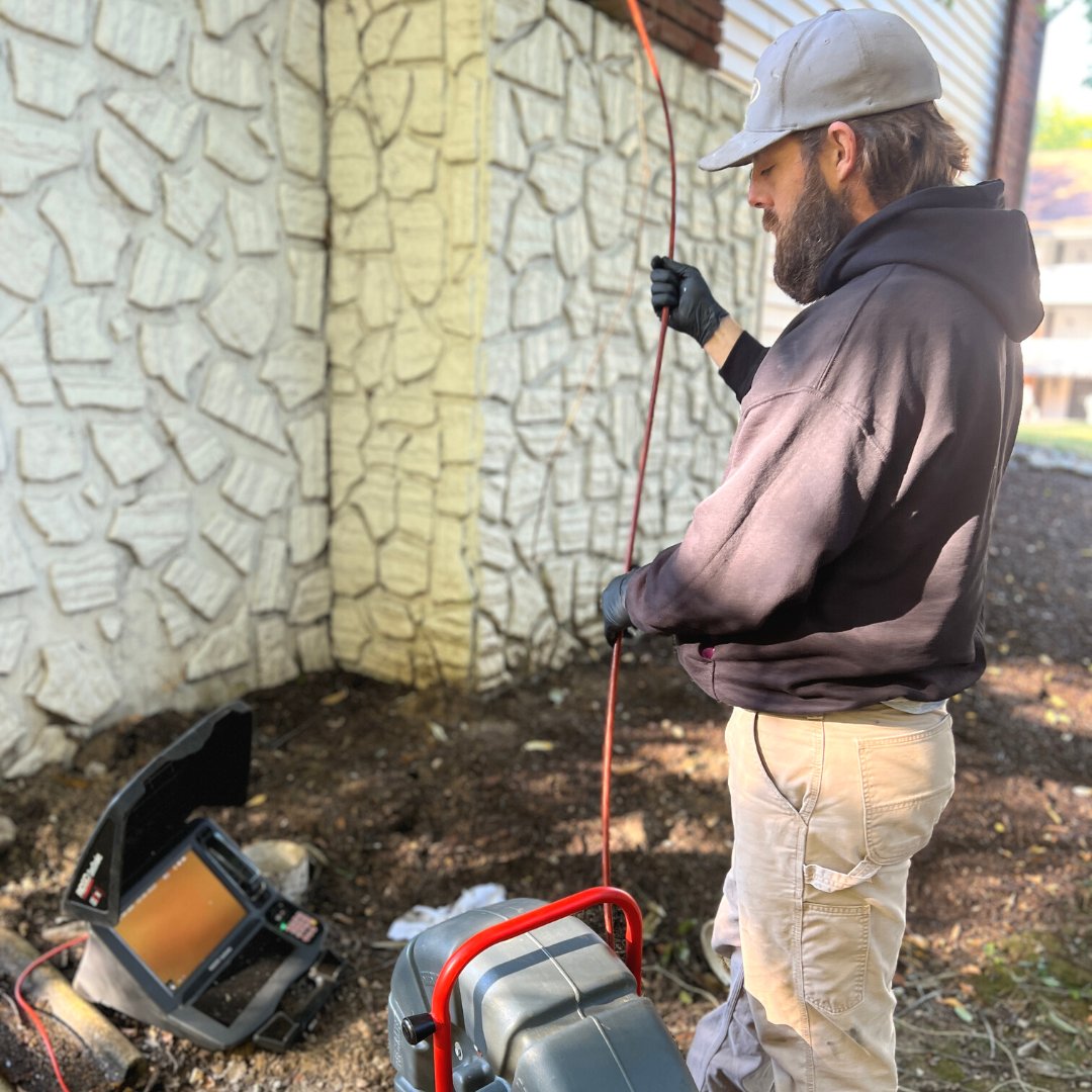 HoffmannBros's tweet image. What does our value of #Commitment look like? Dallas embodies this daily!

As one of our Drain Field Managers, he always sees challenges as opportunities to find unique solutions and lead his team. Thank you, Dallas, for your commitment!

#localbusiness #draintech