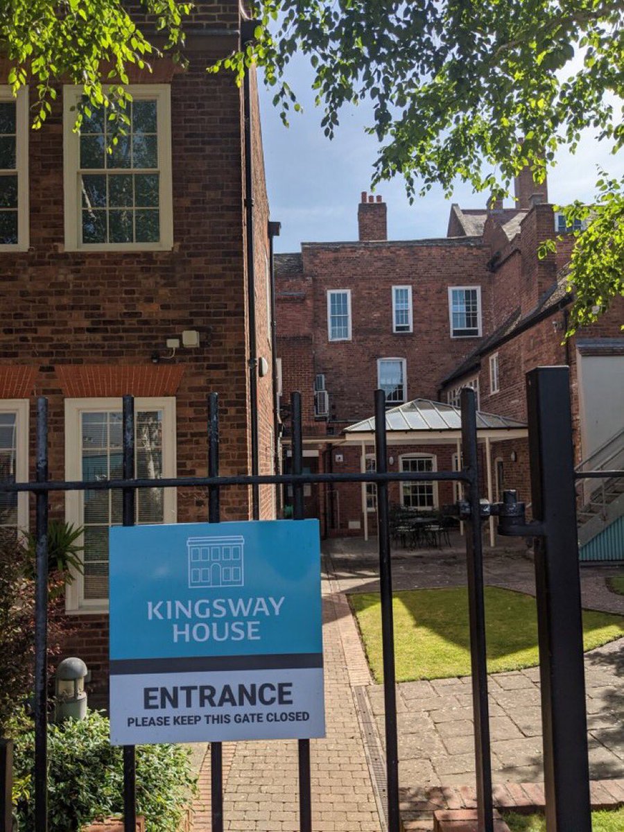 KingswayHouse's tweet photo. Do you run your own business from home? #KingswayHouse could be a real help to you. Use us as a #virtual or #registeredaddress & protect your privacy. Use our #meetingrooms to see clients for a professional image. Use our #hotdesking for a change of scenery. #WorcestershireHour https://t.co/FrEegRV3mE