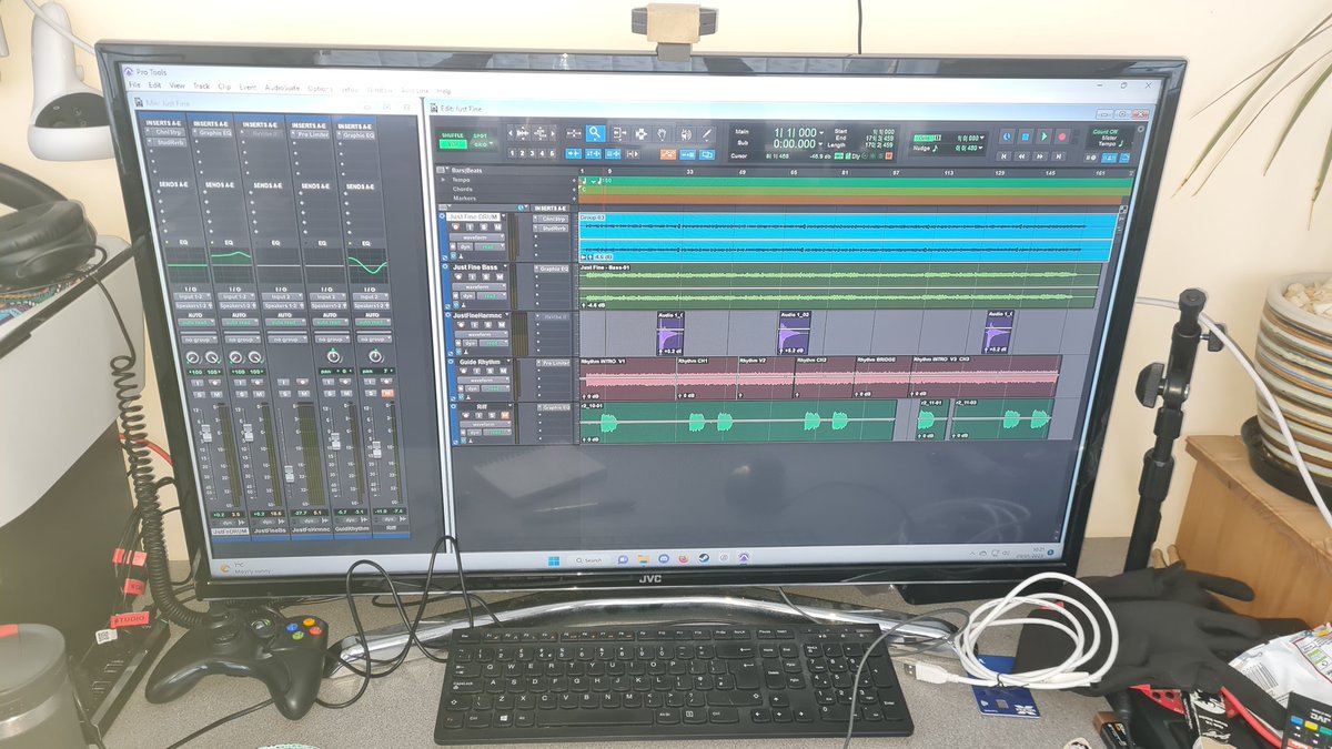 SpoonbenderBand's tweet photo. Aww yea π€ finally putting down some new #spoonbender demo tracks after subscribing to @AvidProTools
#originalmusic #creating #writing #drummersaremusicianstoo https://t.co/mQDea2XckV