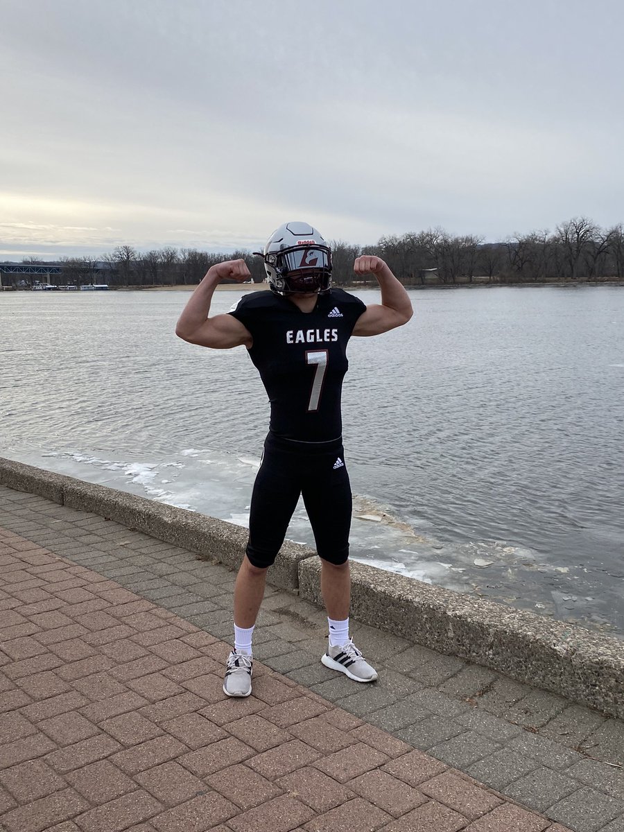 Colin_ONeil7's tweet photo. Beyond excited to announce that I am continuing my academic and athletic career at the University of Wisconsin La Crosse! Thank you to all of my coaches, friends and family who have helped me get to this point! I am staying an Eagle! 🦅🦅🦅 #TheExperience https://t.co/ETLS6JcaI5