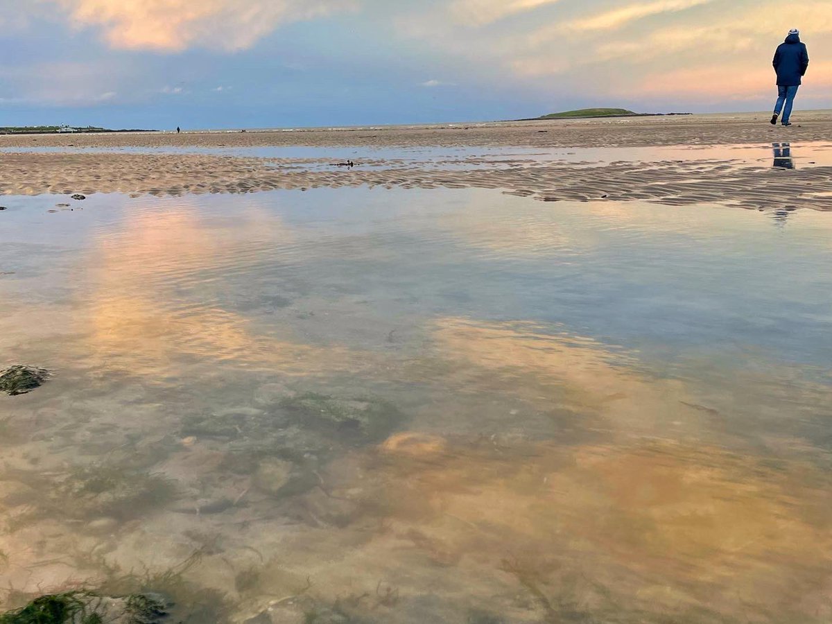 roisinmacken1's tweet photo. Sunday Sunset in #Skerries https://t.co/9kSiTN8Yqm