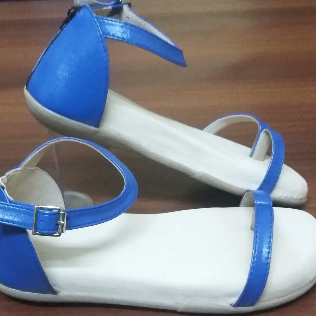 CareDiapro's tweet photo. DIAPRO Footwear is specially designed with extra depth provision to accommodate 24mm triple layered insole for exclusive use for heel pain and for plantar pain. Can be customized for Calcaneal Spurs, Deep Rooted Corns &amp; Calluses, Planter Fasciitis, Flat Feet, Arch Feet https://t.co/9qQMWjT5Xh