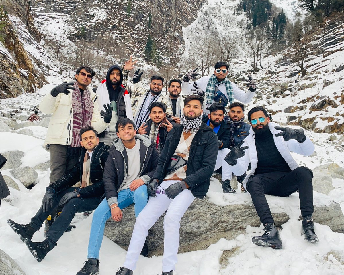 Take only pictures 📸, leave only footprints 👣

#manali #manalidiaries #solangvalley #trip #himachalpradesh #travelphotography #travellers #thebucketlist #travelwithfriends #happiness