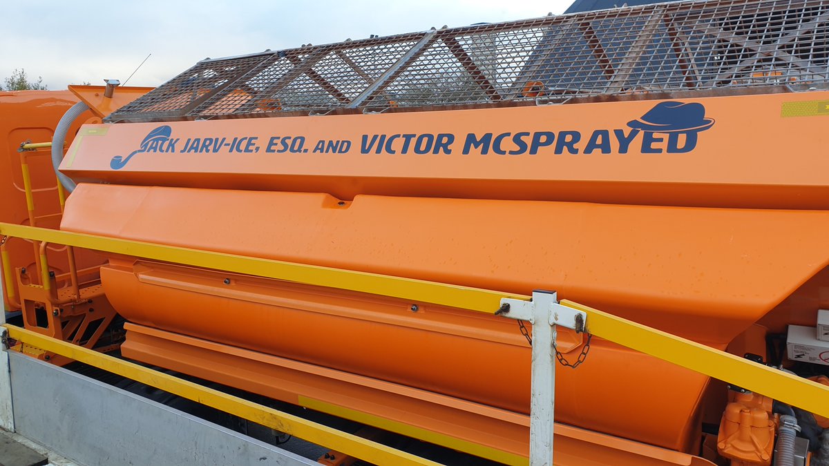 SWTrunkRoads's tweet photo. ICYMI: Jack Jarv-ice Esq. and Victor McSprayed have ventured out of Craiglang to  join our gritting fleet in Scotland's South-West!

👀 Let us know if you've spotted the duo on the roads! 

Name our gritters 👉 https://t.co/JyG717Fam7

#grittertwitter @TrafficScotland https://t.co/9n4uJmQfra