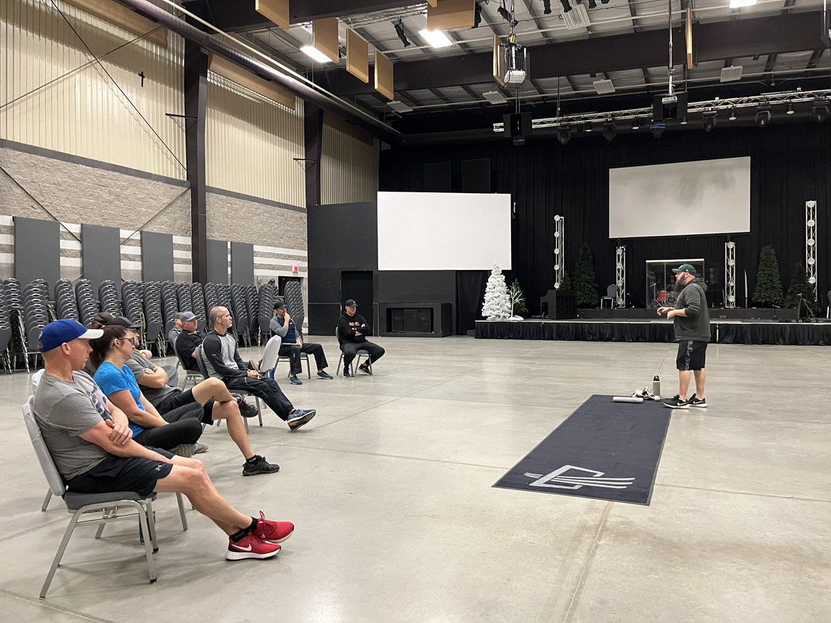 lwtincaps's tweet photo. CLASS IS IN SESSION! ✏️ 🗒️ 

Take a look at the pitching clinic held before the holiday break where your coaches got some in depth pitching and conditioning tips!

Thank you again to Bryan Patterson for sharing your wealth of knowledge with us! https://t.co/prEhZgHBLp