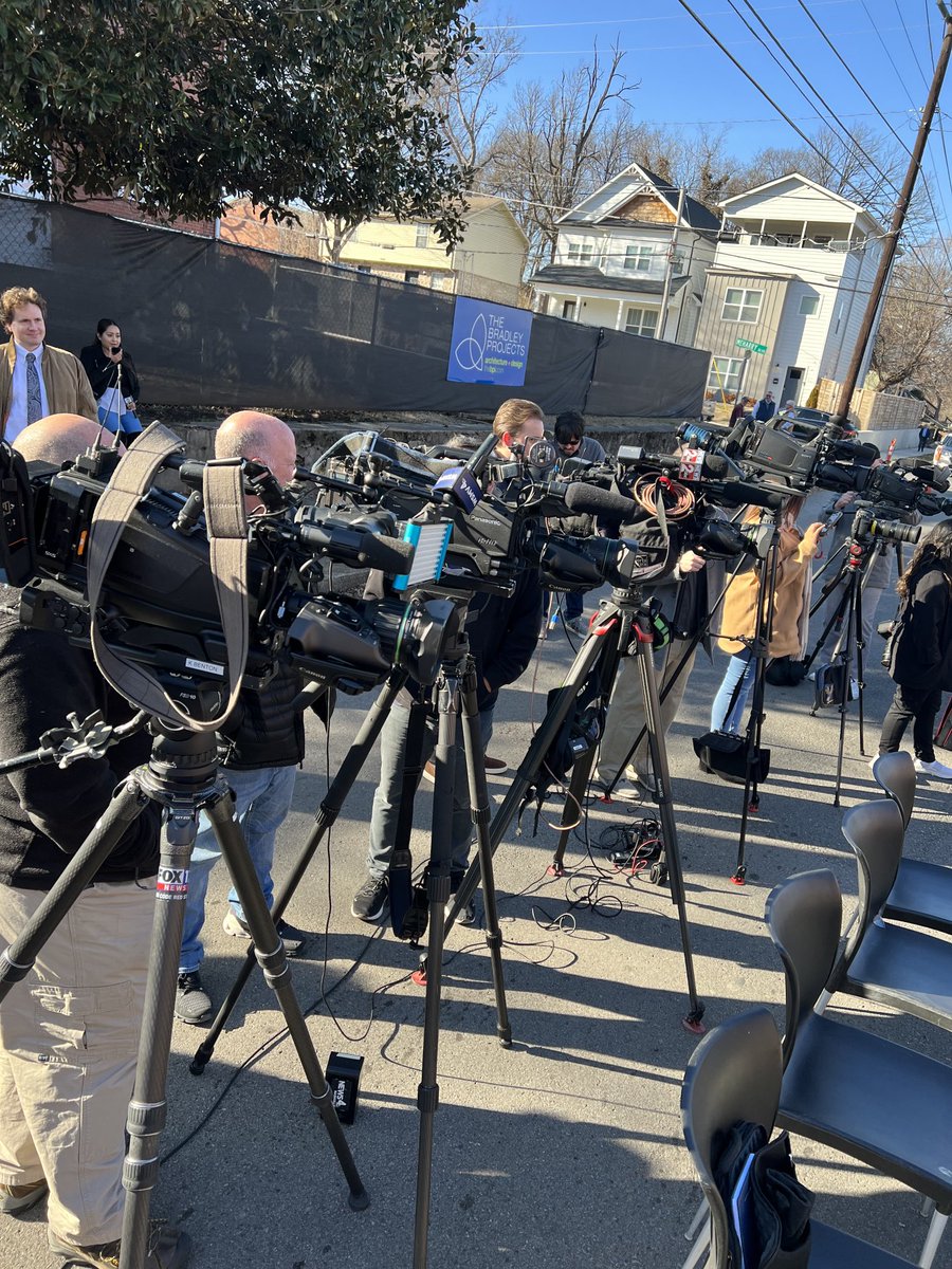 miltcapps's tweet image. #Nashville news media now queuing for formal launch of Darrell S. Freeman Incubation and Innovation Center of #FiskUniversity ⁦@Fisk1866⁩ ⁦@JohnCooper4Nash⁩ ⁦@entrecenter⁩ ⁦@BrynnPlummer⁩ ⁦@marcuswhitney⁩ ⁦@LaunchTN⁩