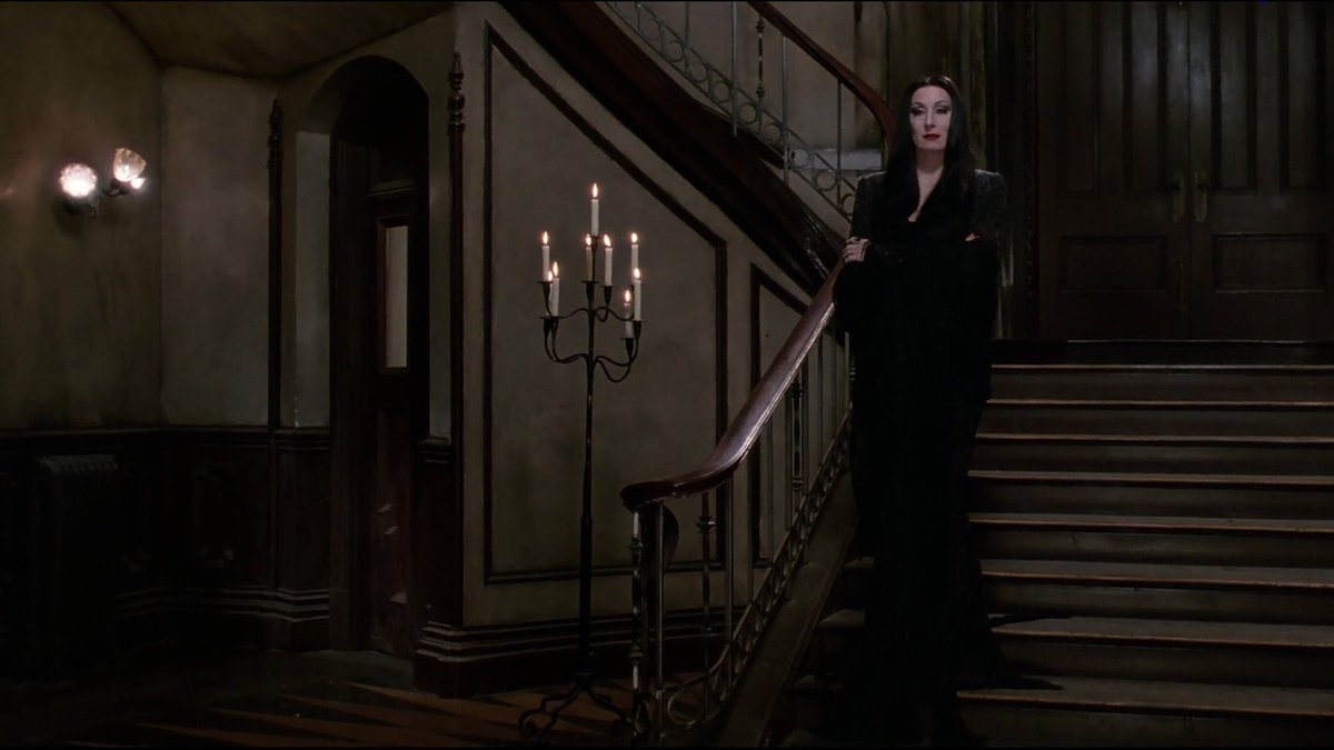 cell_ardoor's tweet photo. família addams 2 (1993)
★★★★☆: muito maneiro

｡･ﾟﾟé um clássico e eu gostei mt, ri horrores com a wandinha incendiando a colônia de férias e apesar das cenas bem exageradas em cgi, não me incomodou muito, a cena da dança é a minha favorita https://t.co/vZEXMti2LY
