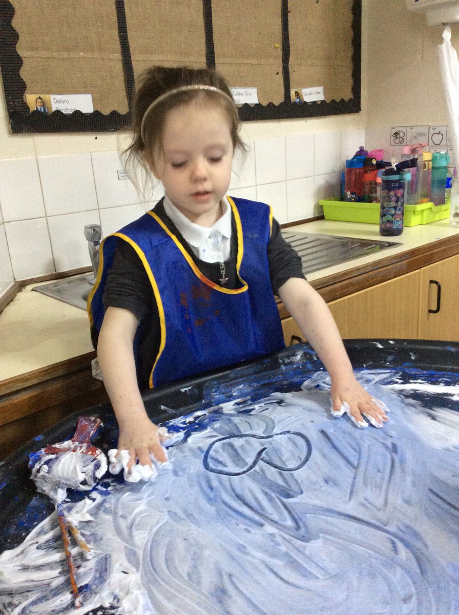 Exploring different textures in the tray. The children used a variety of tools to manipulate the materials. EYFS also described the feel and smell of the foam and bubbles. We asked questions such as ‘what happens if we mix paint into the foam?’ #eyfs #communicationandlanguage