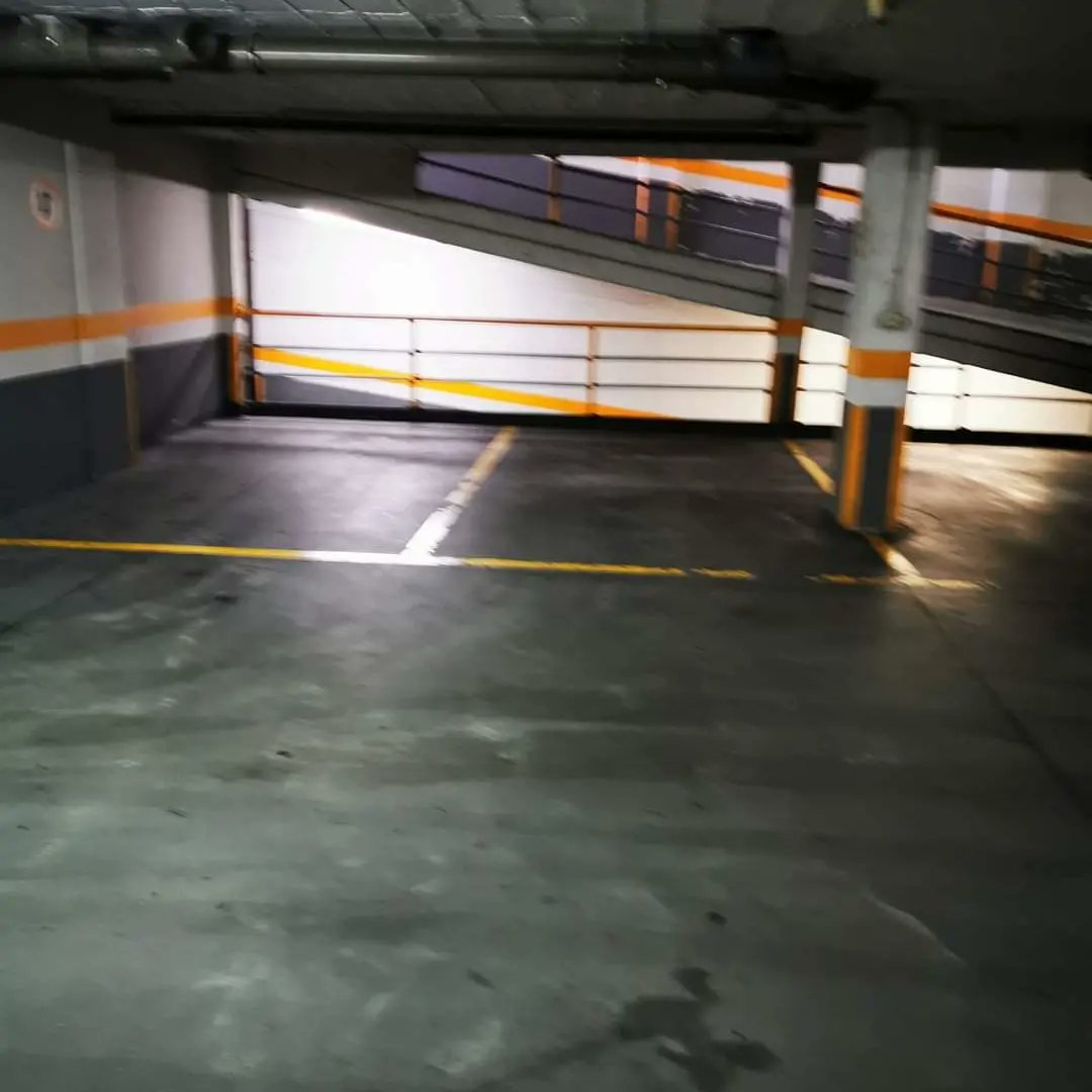 Primera limpieza de garaje del año🚘

Limpieza y desinfección  de garajes, con  bactericidas específicos para el covid -19 productos autorizados por sanidad, en Avda del Puerto . 

Luminarias, tubos, bajantes, rampas, extintores, llaves de luz, accesos a trasteros y puertas