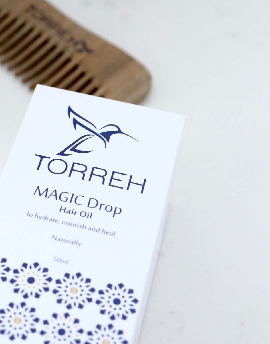 The perfect combo 💙⁠
⁠
Use Magic Comb to work our Magic Drop formula through your hair, right down to the ends ✨ 

#magiccomb #haircomb #naturalhairadvice #naturalfragrrence #naturalhaircar #naturaldryshampoo #naturalcurlsrock #naturalconditioner #naturalhaircareproduct