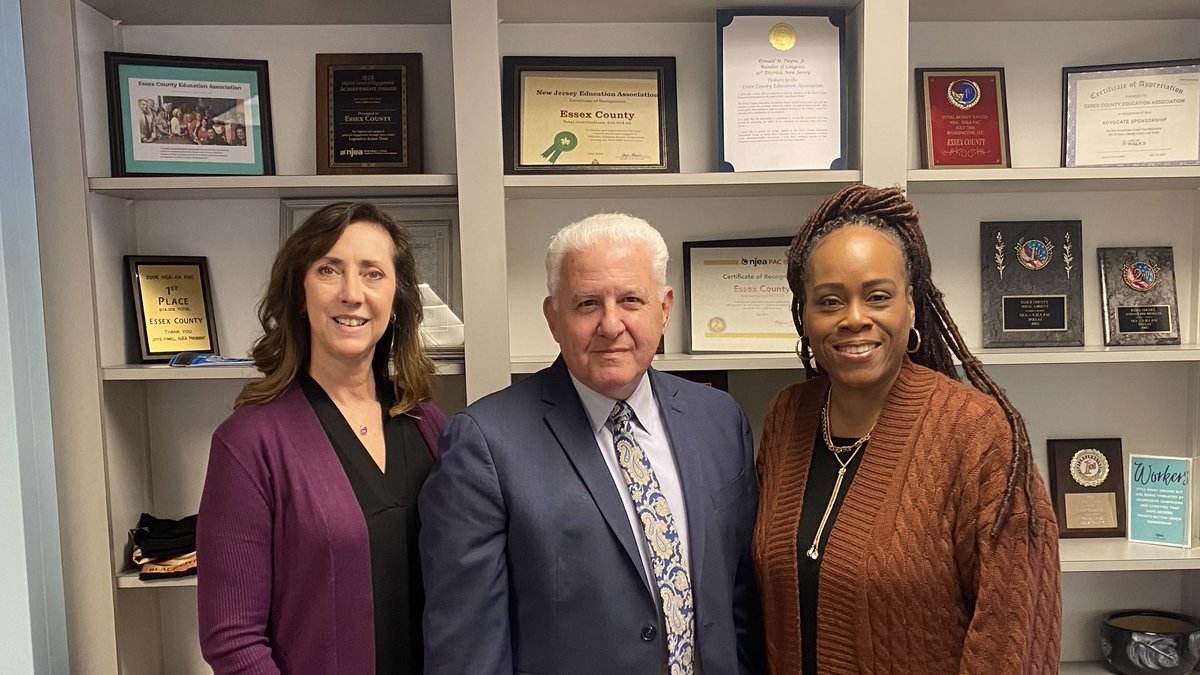 ChristineCandar's tweet photo. Great way to start the week! Thank you Essex County Superintendent Joseph Zarra for stopping by the ECEA office. Your support for our members is greatly appreciated. We are in this together! ⁦@ECEANJORG⁩ ⁦@NJEA⁩ #wearenjea https://t.co/mmd1opjK3g