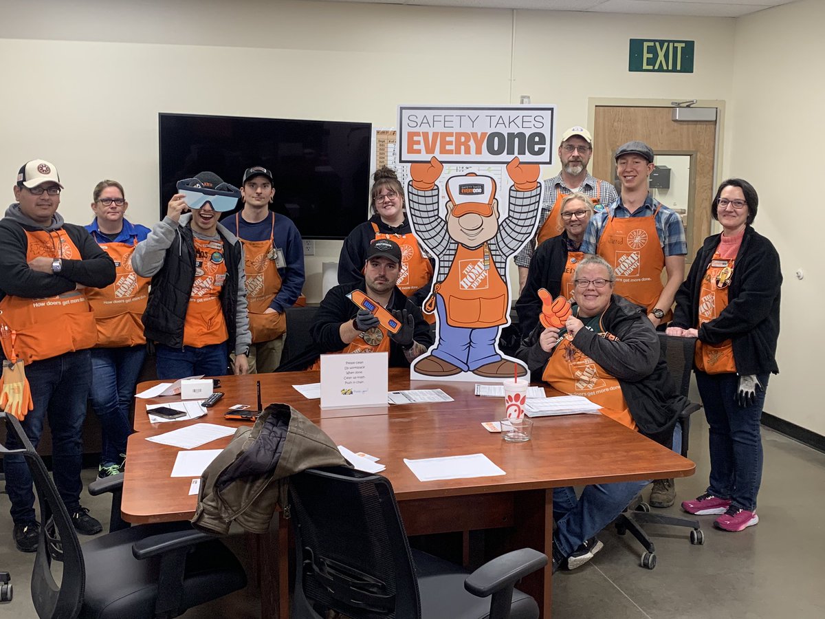 Team 6954 pledging to be safe in 2023! Thank you and have a safe year! @GroveMighty <a href="/LYoungD141/">Lisa Young</a> @Sean_Monty_ <a href="/defranco1586/">josh defranco</a> <a href="/wendyrr7/">THD@WendyRamjas</a>