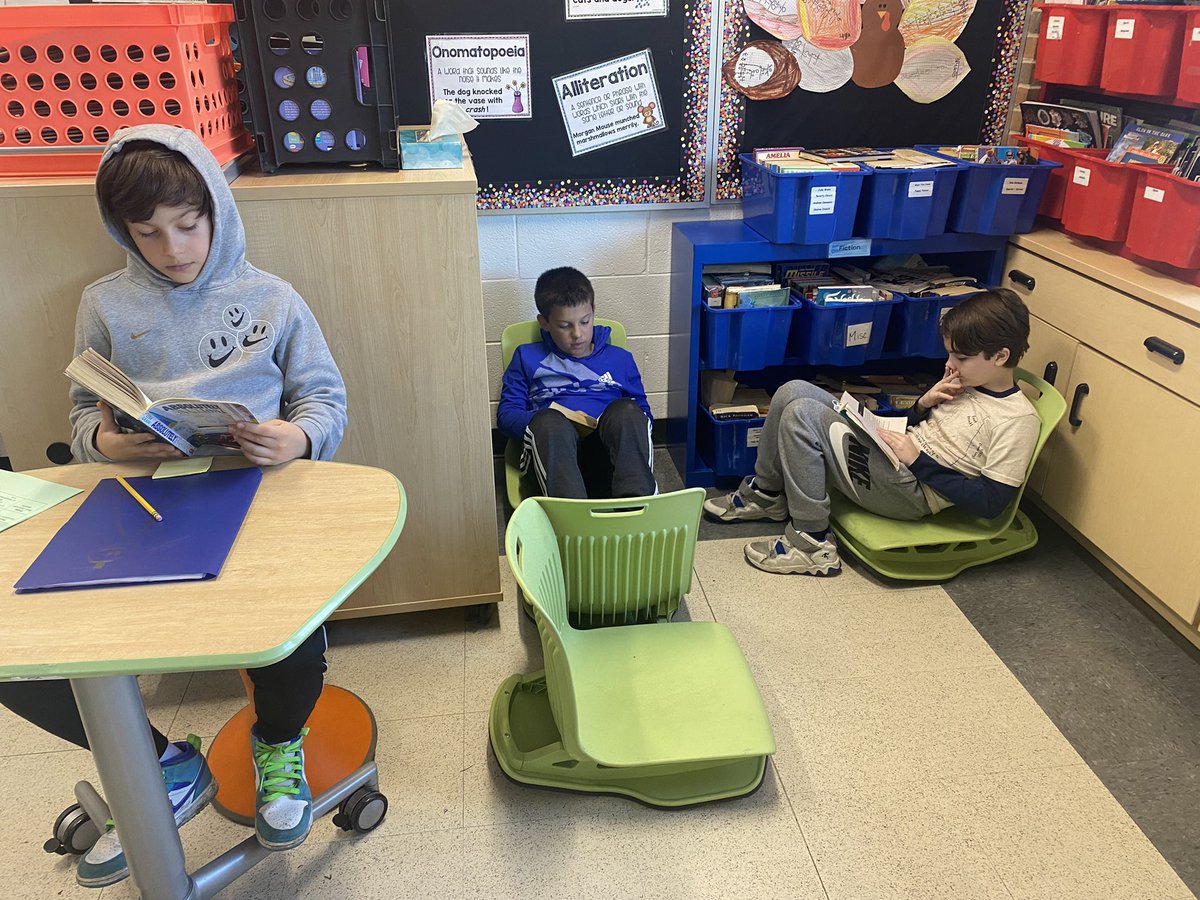 amandakraus46's tweet photo. Started book clubs today! Reading our first few pages and annotating for character traits! #kipway #109way @Miss_Buchman https://t.co/2sQ2PyWsxU