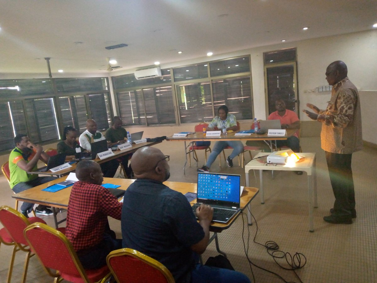 cesd_rdc's tweet photo. Début, ce lundi 9 janvier 2023 à mbwela lodge, du séminaire de formation de formateurs en communication et plaidoyer en vue de lutter contre les discours de haine en RDC, organisé par le CESD Consulting pour le compte du Cercle Kennedy. https://t.co/AO7D06BRmv