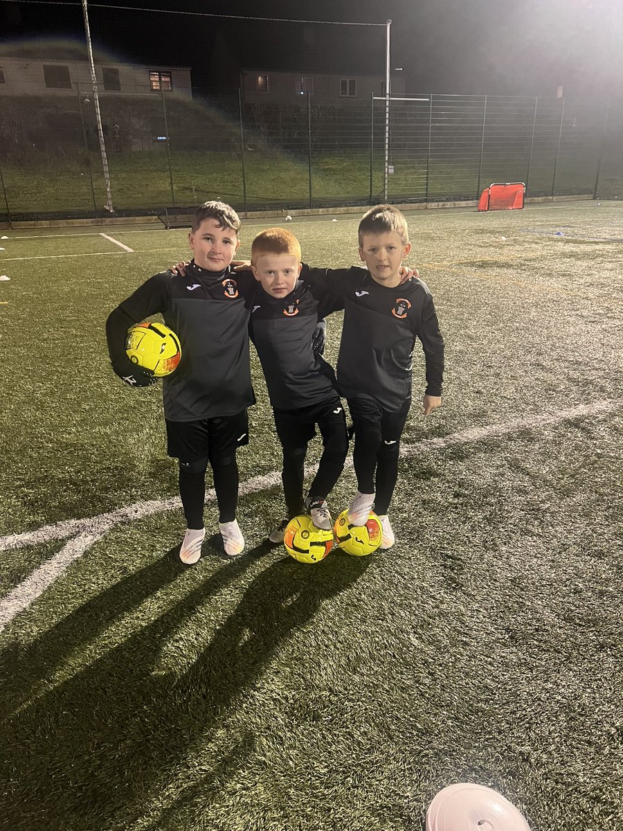 YfcPreston's tweet photo. New kit ✅ 
New balls ✅ 

We were glad to get back at it for another year of ⚽️⚽️⚽️⚽️⭐️ https://t.co/tHULUcc6mv