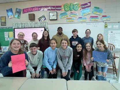 DARmiddle's tweet photo. Today is Law Enforcement Appreciation Day! The Peer Helpers surprised our SRO Officer Mitchell with a signed THANK YOU card and a gift card.😁 https://t.co/QJ0WhBL3UO