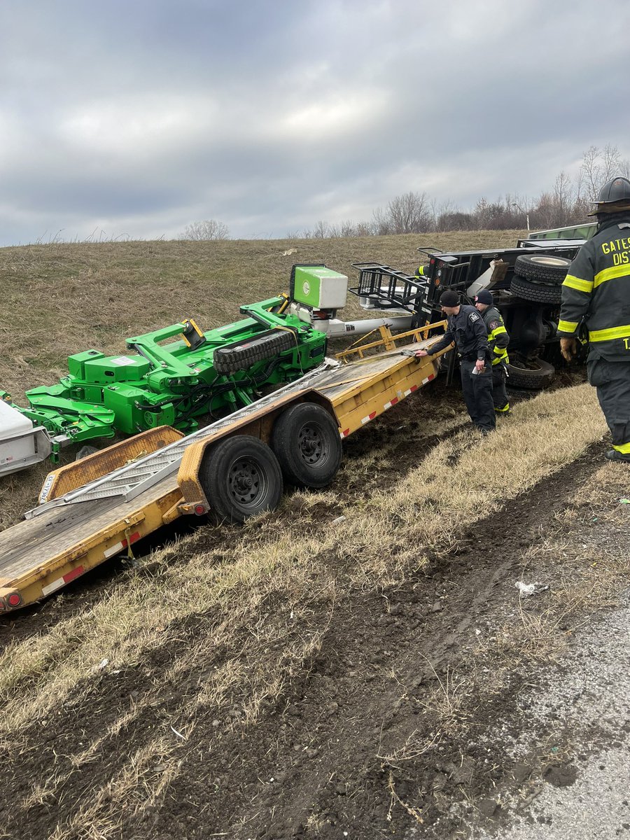 GFDLocal3792's tweet photo. Companies responded this afternoon to Route 390 Northbound at the Scottsville Road exit ramp for the reported rollover with entrapment. Command reported a commercial truck on its side with the occupants self extricated and minor injuries. https://t.co/zizTegJpbp
