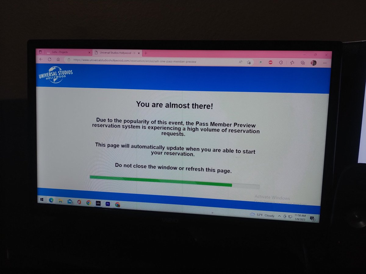 EvanADirector's tweet photo. @UniStudios Finally got an RRSP button on Microsoft Edge. Chrome doesn't work at all. At 11:40am finally got a RRSP button. 40 min after it was supposed to open. Apparently it even opened a half hour early  Now this message for 50 min. After an hour and a half. Pretty sure it will be full. https://t.co/GyYIyqYZIB