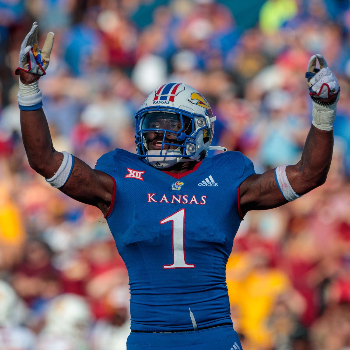 I’ll be in kansas on friday!! can the jayhawks nation show some love? #RockChalk #KAN24S ❤️💙