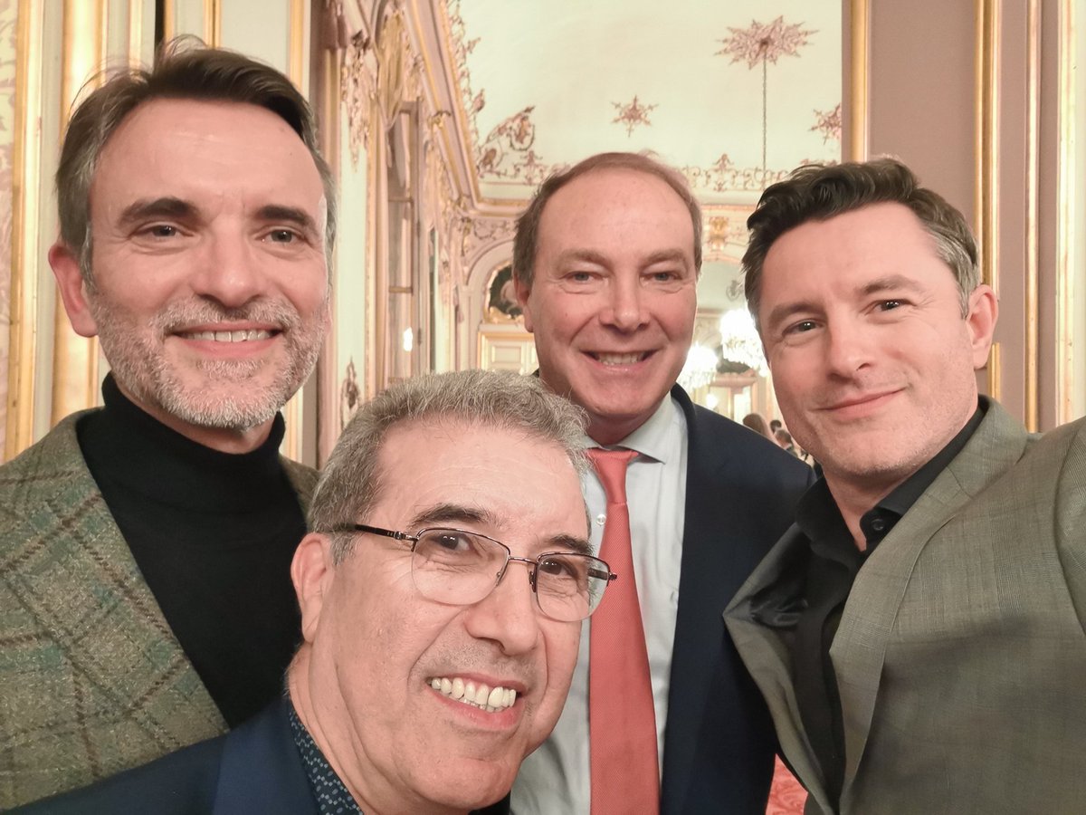 gregbozec's tweet photo. Merci @V_Delahaye et @JocelyneGuidez pour cette invitation au #Senat. Des vœux d'enthousiasme et de sérénité pour cette nouvelle année 2023 ! https://t.co/jRn9lpoM7A