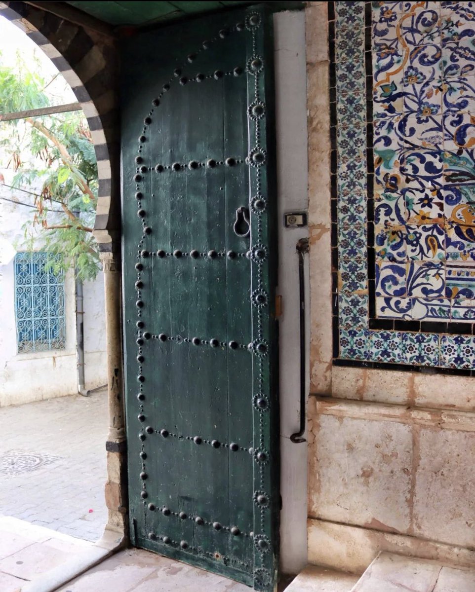 tunpost's tweet photo. 🗝️
The Medina of Tunis a Unesco world heritage, monuments testify a remarkable past. https://t.co/GGqUb5cfer