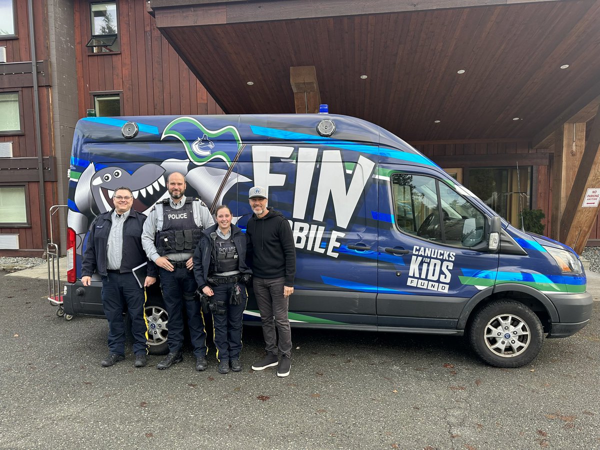 Day 3 of our Jr Canucks Community Outreach, travel day and surprise send off! Thanks Port Hardy and Port McNeill for the great hospitality, some future stars in the making 👍 <a href="/rogers/">Rogers</a> <a href="/canucks/">Vancouver Canucks</a> #community #grassroots #hockey #vancoverisland #roadtrip #weareallcanucks #teamrogers