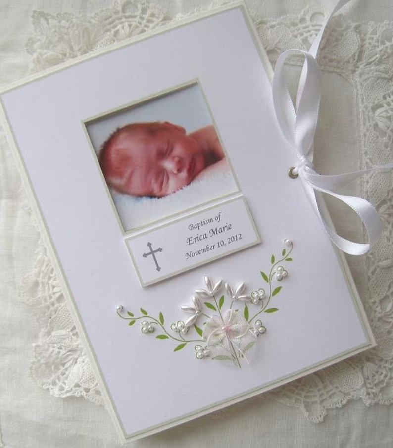 etsy.com/listing/804909… @Daisyblu #CCMTT #NewBabyGift #ChristeningPhotoAlbum